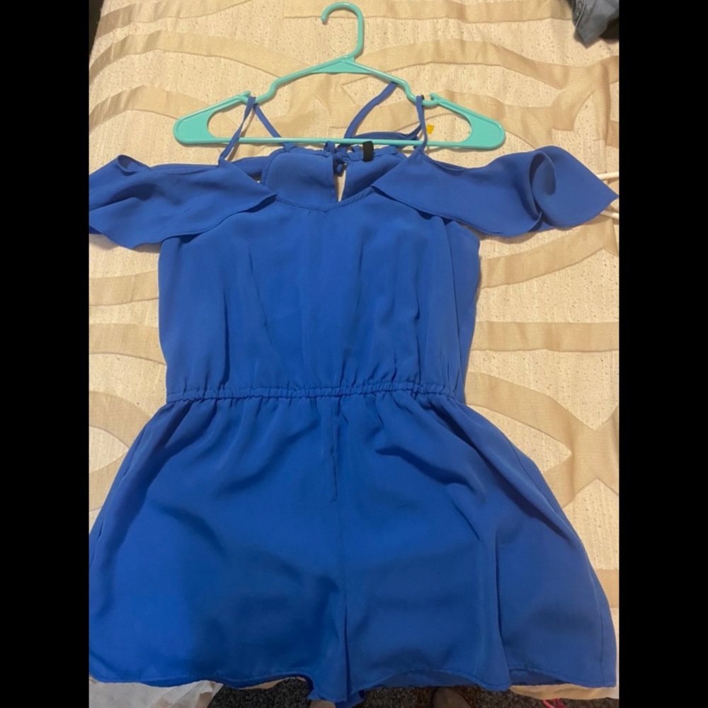 Blue short set jumper with off shoulder sleeves